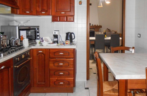 Tortoreto Lido Apartment | Cozy 3 Bedroom Retreat in Tortoreto Lido with Ocean Views