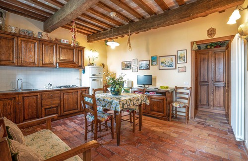 Apecchio Apartment | Cozy 1 Bedroom Getaway in Apecchio PU with Pool & Spa