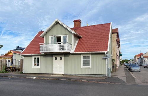 Borgholm Apartment | Experience an Exciting Stay in Borgholm by the Beach
