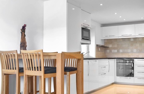 Fjell Apartment | Bright Apartment Near the Sea with Pet-Friendly Amenities