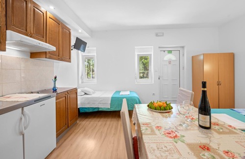 Gradina Apartment | Amazing apartment in Lozovac with WiFi
