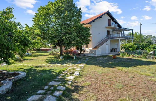 Gradina Apartment | Amazing apartment in Lozovac with WiFi