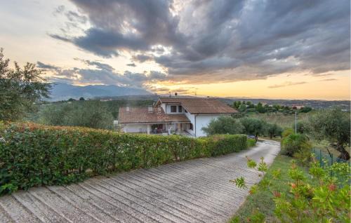 Moscufo Apartment | Cozy Apartment in Moscufo with Kitchen & Pet-Friendly Options
