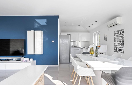 Susica Apartment | Experience Murtel Island: Modern Apartment with Ocean View