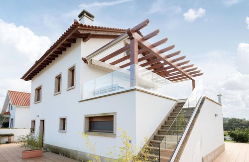 Tabagon Apartment | Cozy Family Getaway Near the Sea with Spa and Breakfast