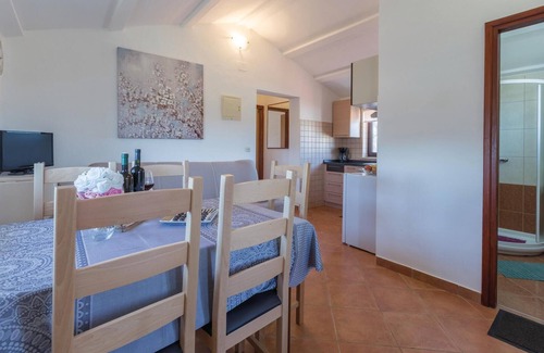 Katun Lindarski Apartment | Idyllic Retreat in Katun Lindarski with Spa and Pet-Friendly Amenities