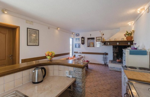 Katun Lindarski Apartment | Idyllic Retreat in Katun Lindarski with Spa and Pet-Friendly Amenities