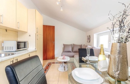 Selce Apartment | Exceptional 2-Bedroom Accommodation in Selce with Ocean View