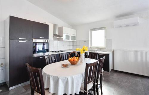 Slime Apartment | Pet-Friendly Apartment in Slime with Kitchen Amenities