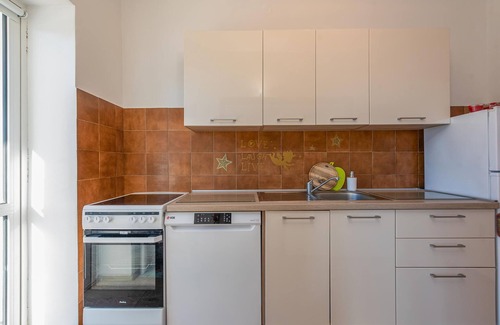 Vlasici Apartment | Bright Oceanfront Vacation Apartment with Large Terrace