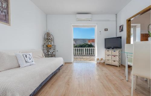 Vlasici Apartment | Top-Rated Apartment in Vlasici with Wi-Fi & Family-Friendly