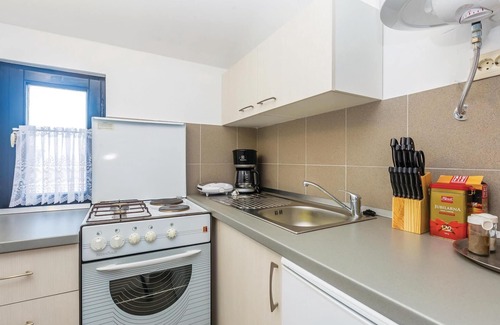 Polje Apartment | Premier 1 Bedroom Retreat in Zupanje with Ocean View