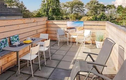 Schiermonnikoog Apartment | Relaxing Apartment in Schiermonnikoog with Private Pool