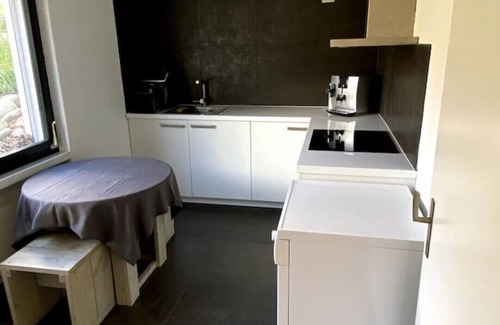 Silenen Apartment | Enchanting Nature Retreat with Kitchen & Family Friendly Amenities