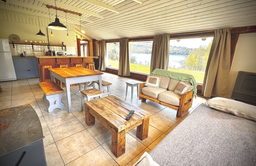 Colonia Suiza Cabin | Cozy Lake Moreno Cabin Retreat with Spa and Breakfast