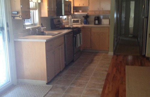 North Eastham House | Relaxing Bay Side Retreat with Kitchen & Child-Friendly Amenities