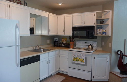 Birch Bay Condo | Scenic Waterfront Condo with 2 Bedrooms for Family Getaways