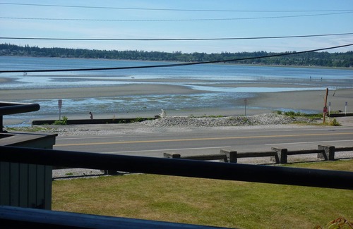 Birch Bay Condo | Scenic Waterfront Condo with 2 Bedrooms for Family Getaways