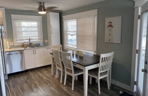 Surf City House | Family-Friendly Bayside Retreat Featuring a Fully Equipped Kitchen