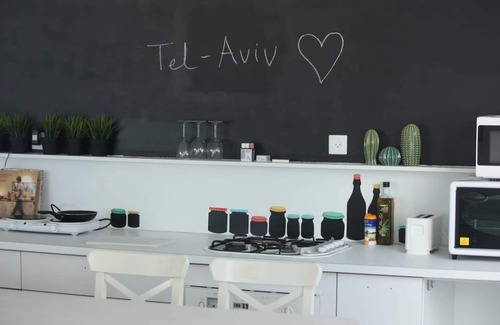 Tel Aviv House | Seaside Retreat: Your Ideal Beach Apartment Awaits