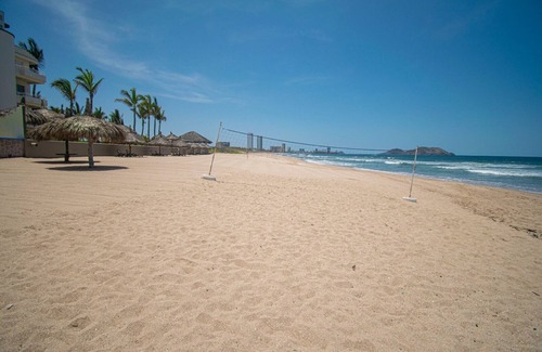 Quintas del Mar Apartment | Beachfront 105 Condo with Pool & Family-Friendly Vibes