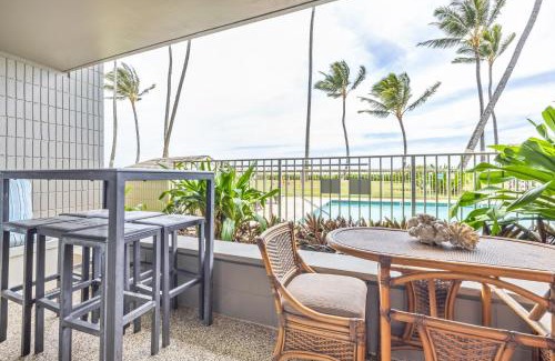 Punaluu House | New Beachfront Condo with Pool and Ocean Views