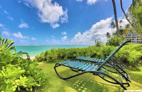 Punaluu House | New Beachfront Condo with Pool and Ocean Views