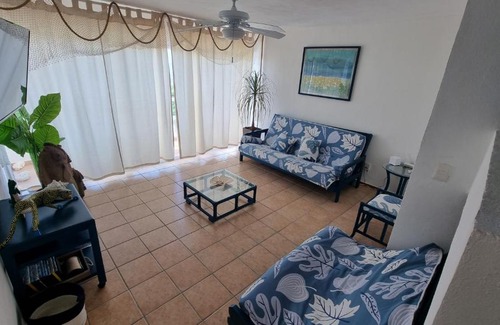 Zona Hotelera Apartment | Beachfront Penthouses with Ocean Views at Brisas By The Spot