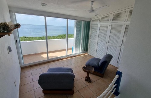 Zona Hotelera Apartment | Beachfront Penthouses with Ocean Views at Brisas By The Spot