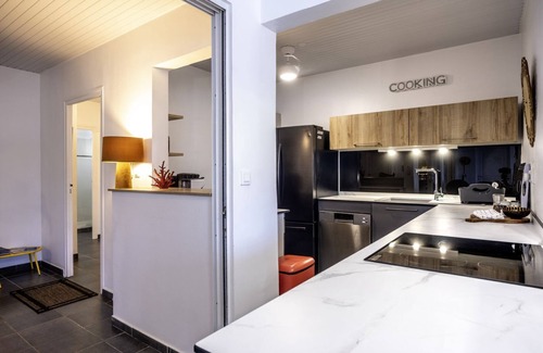 Le Diamant Apartment | Beachfront Paradise with Ocean Views & Family-Friendly Amenities