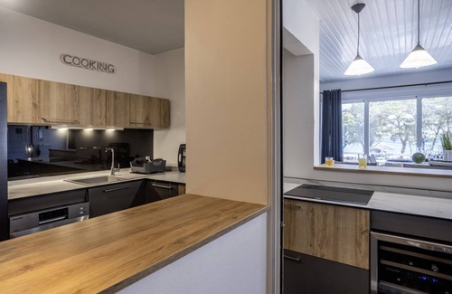 Le Diamant Apartment | Beachfront Paradise with Ocean Views & Family-Friendly Amenities