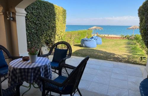 Ras Sudar House | Inviting Beachfront Townhouse Chalet in Ain Sokhna