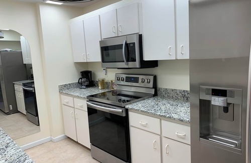 Longboat Key Condo | Beautiful Beachfront Retreat in Longboat Key - Ocean Views