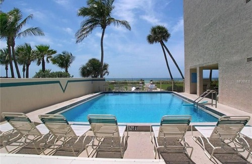 Longboat Key Condo | Beautiful Beachfront Retreat in Longboat Key - Ocean Views