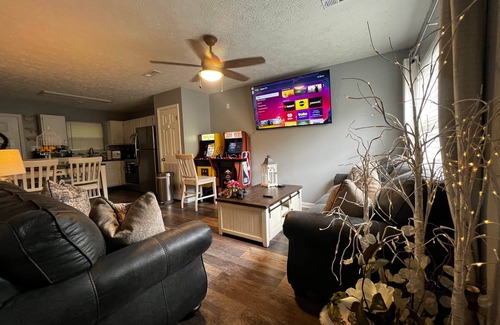 Sevierville House | Perfect Family Getaway Near Dollywood with Game Arcades