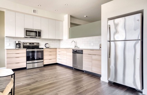Southwest Berkeley Apartment | Discover Berkeley 1BR with Gym & Rooftop Access Nearby