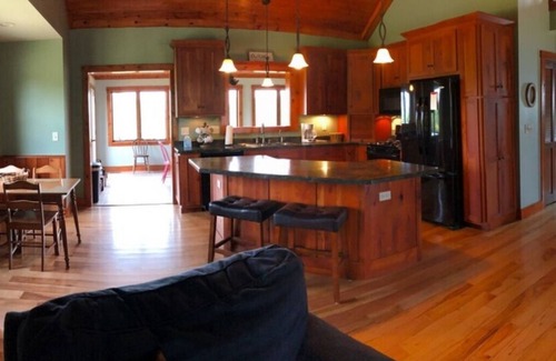 Elizabeth Cabin | Charming Cabin with Kitchen Overlooking Hells Branch Valley