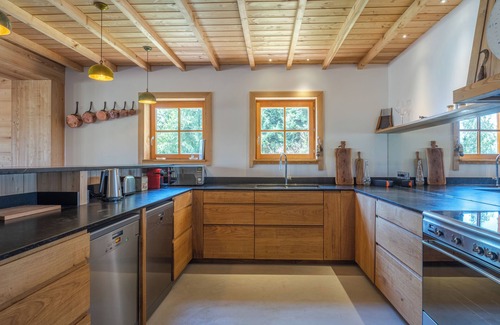 Villard-Reculas Ski Chalet | Incredible Chalet A Muredda: Spa & Hot Tub in Alpe d'Huez