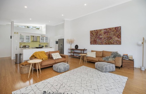 Port Macquarie House | Ideal Coastal Townhouse Steps from Port Macquarie Beaches