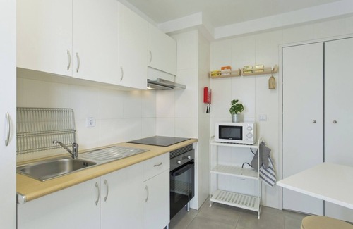 Leixões Apartment | Exceptional Comfy Flat w/ Balcony, Pet Friendly & Spa