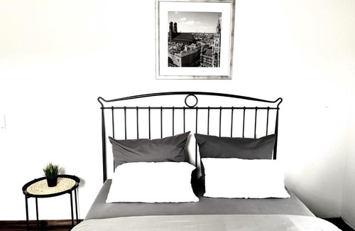 Leichlingen Apartment | Stylish 2-Room Apartment with Breakfast Near Cologne