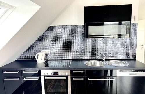 Leichlingen Apartment | Stylish 2-Room Apartment with Breakfast Near Cologne
