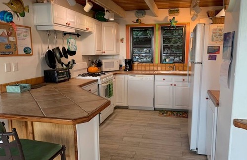 Estate Emmaus House | Experience Dual Views & Island Vibes at Our Top-Rated Hotel