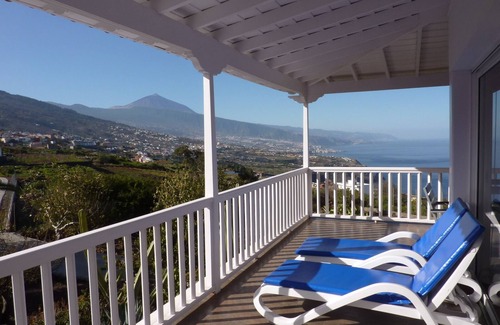 La Matanza de Acentejo Villa | Mesmerizing Sea and Mountain Views with Private Pool Escape