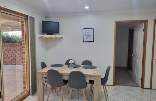 Flinders House | Cozy Family Retreat with Child-Friendly Amenities