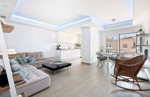 Cabopino Apartment | Premier Beachfront Retreat with Pool and Spa Amenities