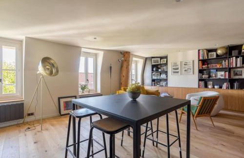 Marechal Lyautey - Vitton Apartment | Inviting Downtown Flat with 2 Bedrooms and Family-Friendly Amenities