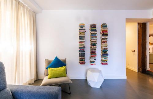 Chueca Apartment | Inviting Flat with 5 Balconies in Chueca - Gran Via
