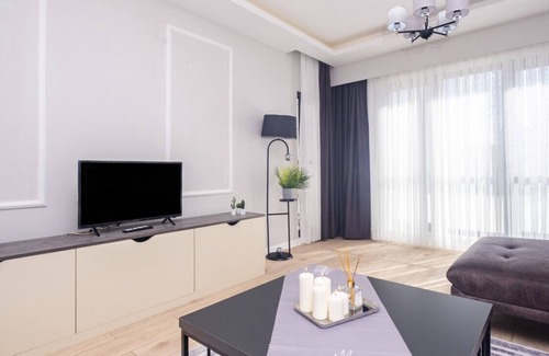 Pendik Apartment | Amazing Flat near Metro with Balcony in Pendik
