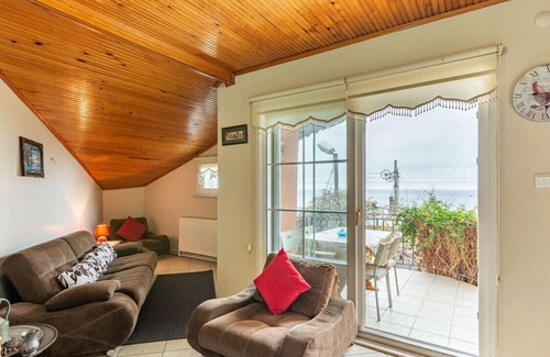 Bakırkoy Apartment | Beautiful Flat with Sea View in Florya, Perfect for Families